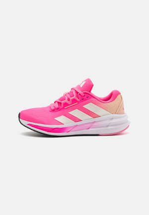 QUESTAR 3  - Road running shoes - lucid pink/ivory/powder coral