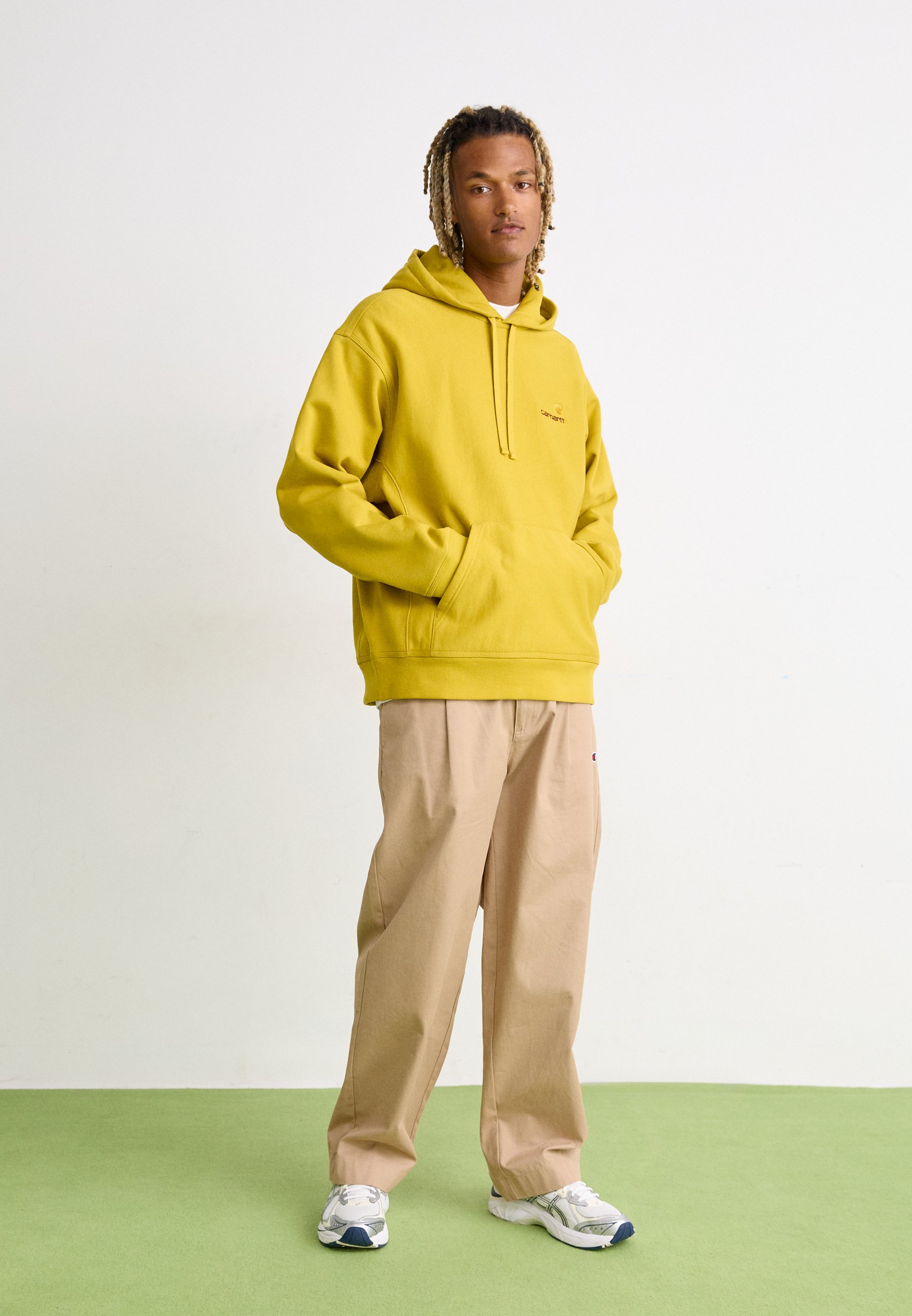 【人気！】Carhartt イエロー American Script フーディ Carhartt WIP HOODED AMERICAN SCRIPT - Hoodie - golden olive