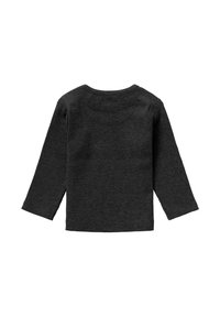 Ciemnoszara, długosleeve'owa, prążkowana bluzka z okrągłym dekoltem, z teksturowanej tkaniny i z bocznymi rozcięciami u dołu dla lepszego dopasowania.