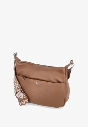 Bruine leren crossbodytas met voorvak en een verstelbare schouderband met patroon, ritssluiting en zilverkleurige hardware details.