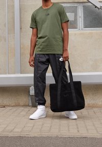 The North Face Camiseta estampada - khaki