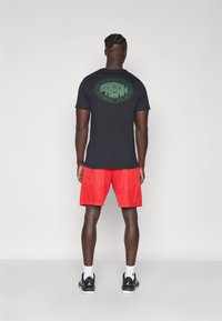 Nike Performance ICON SHORT - Korte broeken - university red/white
