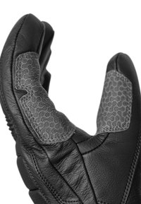 Guanto in pelle nera con una fascia grigia testurizzata. Presenta dettagli di cucitura, una forma curva e un design ergonomico per una vestibilità ottimale.