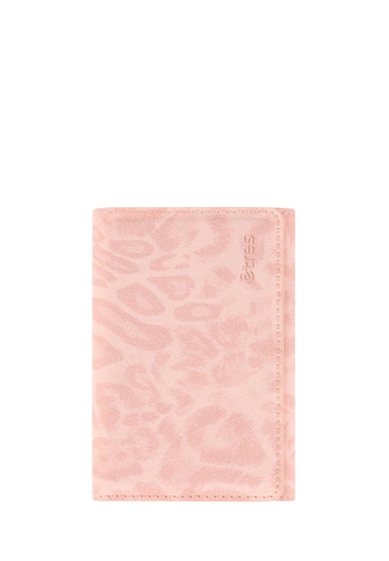 Leren portemonnee in zacht roze met een subtiel luipaardprintpatroon. Kenmerkt zich door gestikte randen en een reliëflogo detail. Compact rechthoekig model.