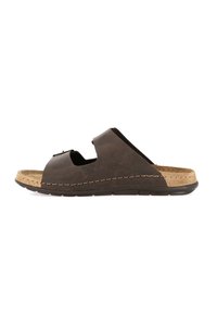 Infradito in pelle marrone con design a intaglio, soletta in sughero e suola in gomma. Le cuciture a contrasto lungo il bordo aggiungono un tocco di dettaglio.