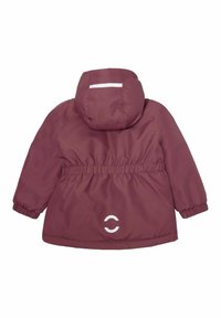 Giacca maroon con cappuccio, polsini elasticizzati e vita regolabile con coulisse. Presenta un logo bianco e una striscia riflettente sul retro. Texture liscia.