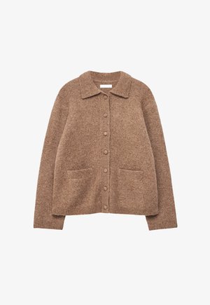 Bruine wollen cardigan met een kraag, knoopsluiting aan de voorkant en twee zakken aan de voorkant. Zachte textuur met een licht oversized pasvorm.