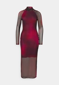 Langärmliges Kleid in Farbverläufen von Rot und Schwarz, mit transparenter Stoff, hohem Kragen und gerafften Details an den Schultern.
