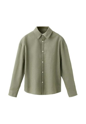 Chemise vert olive à manches longues avec col, boutons visibles sur le devant et poignets boutonnés sur fond blanc.