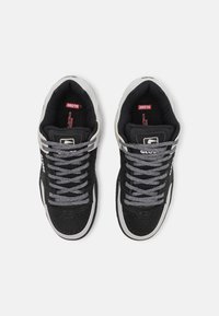 Globe TILT - Sapatilhas de skate - black