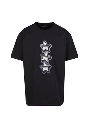 Črna majica iz bombaža z tremi složenimi zvezdami v srebrni in sivi barvi s konturami, ki ponuja sproščen kroj in okroglo izrez. 