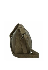 Borsa a tracolla in pelle verde con finitura testurizzata, chiusura con zip e tracolla regolabile. Presenta accessori metallici e un motivo sottile.