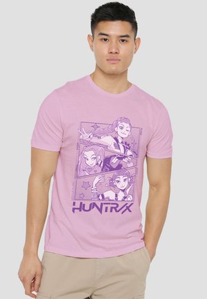K-POP DEMON HUNTERS - HUNTRIX MANGA PANELS TRIO - T-Shirt print - light pink