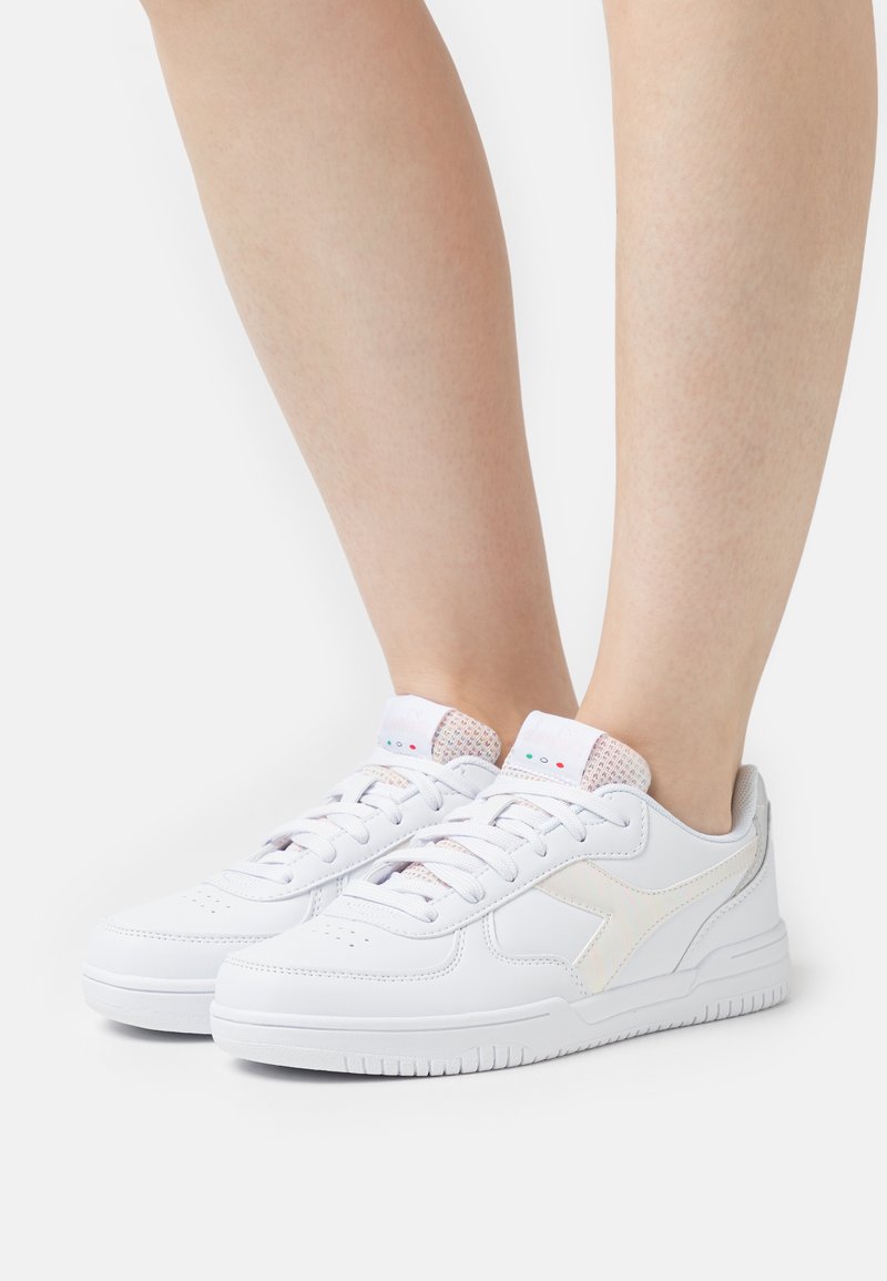 Diadora RAPTOR REFRACTION - Trainers - white - Zalando