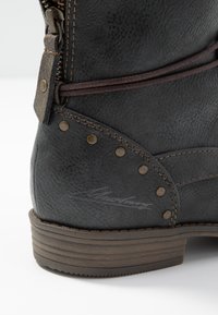 Mustang Botine cu șireturi - anthracite