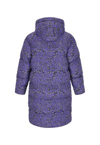 Fialový péřový kabát s kapucí, s leopardím vzorem v černé a limetkově zelené. Prošívaný design se střihem střední délky.