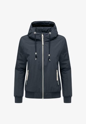 Chaqueta azul marino con capucha, cremallera frontal y puños elásticos. Cuenta con dos bolsillos laterales y cordones en la capucha para ajuste.