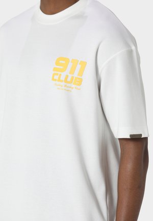 Pas de Monaco, W-MAKER T-SHIRT - T-shirt con stampa - off white
