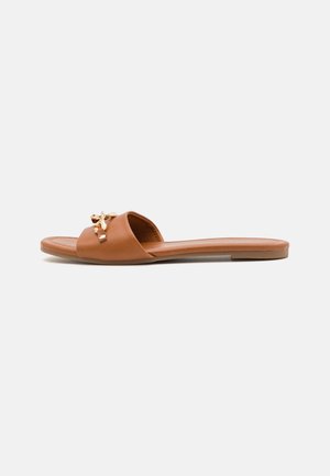 Mules - cognac