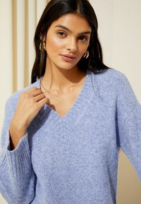 Friends Like These V NECK COSY - Pulover - blue marl