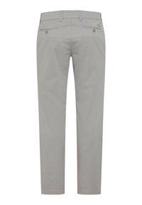 Hellgraue, gerade geschnittene Hose mit zwei paspelierten Gesäßtaschen mit Knopfverschluss und Gürtelschlaufen, von hinten gezeigt.