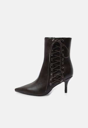 RAID, CELOSIA - Bottines à talons hauts - brown