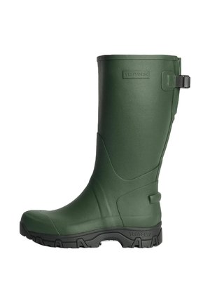 Grøn gummistøvle med vandtæt overflade, sort tekstureret sål og justerbar rem på øverste bagside, mærket Tretorn præget på siden.