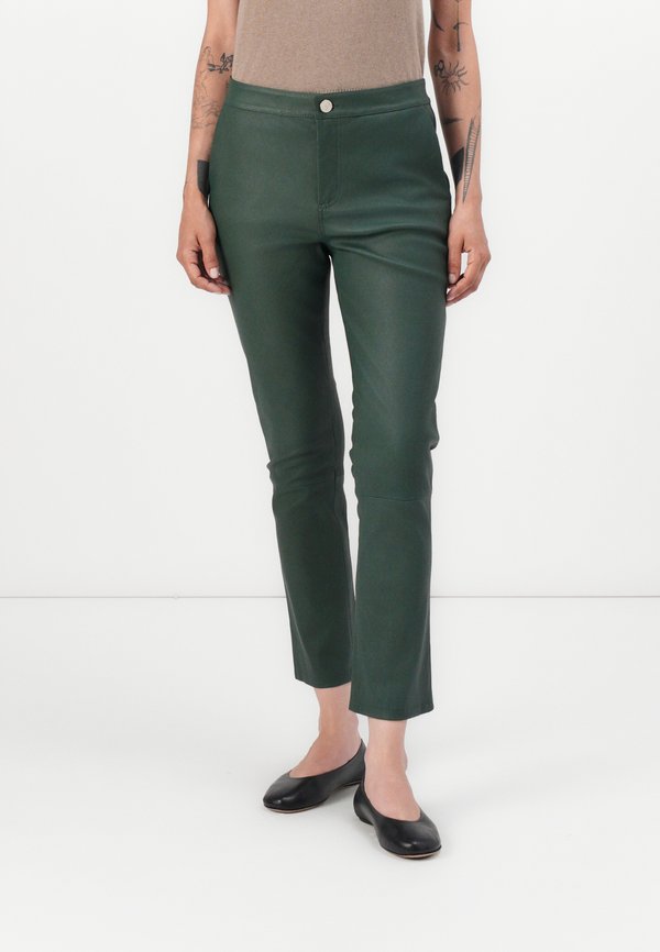 LEYA REFINED STRETCH - Leather trousers