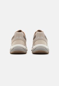 MICHAEL Michael Kors LEO TRAINER - Sneakers basse - driftwood metallic