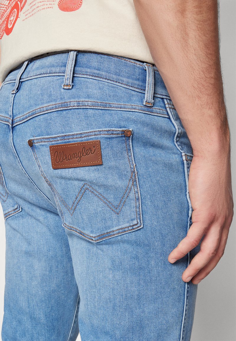 WRANGLER Jeans uomo misura IT 38 - Consegna gratuita