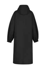 Cappotto nero con cappuccio, maniche lunghe e larghe, polsini elasticizzati e silhouette dritta. Realizzato in tessuto liscio e leggero senza chiusure visibili.