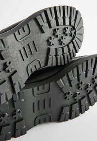 Next CHUNKY REGULAR FIT - Snøresko - black