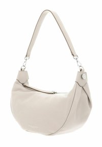 Sac à main en cuir gris clair avec une forme courbée, fermeture éclair, bandoulière réglable et accent en métal sur le côté.