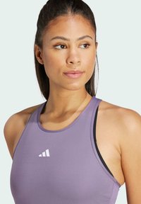 adidas Performance TECHFIT RACERBACK TANK - Felső - shadow violet   white