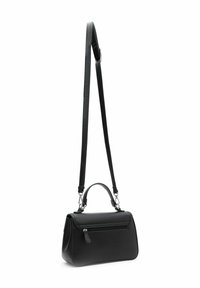 Borsa a mano in pelle nera con forma strutturata, tracolla staccabile e manico superiore. Presenta una tasca con zip sulla parte anteriore.