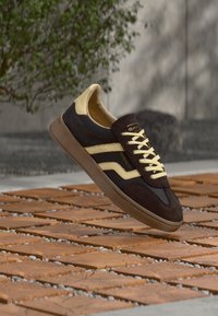 Δεν επιλέχθηκε, brown/vanilla