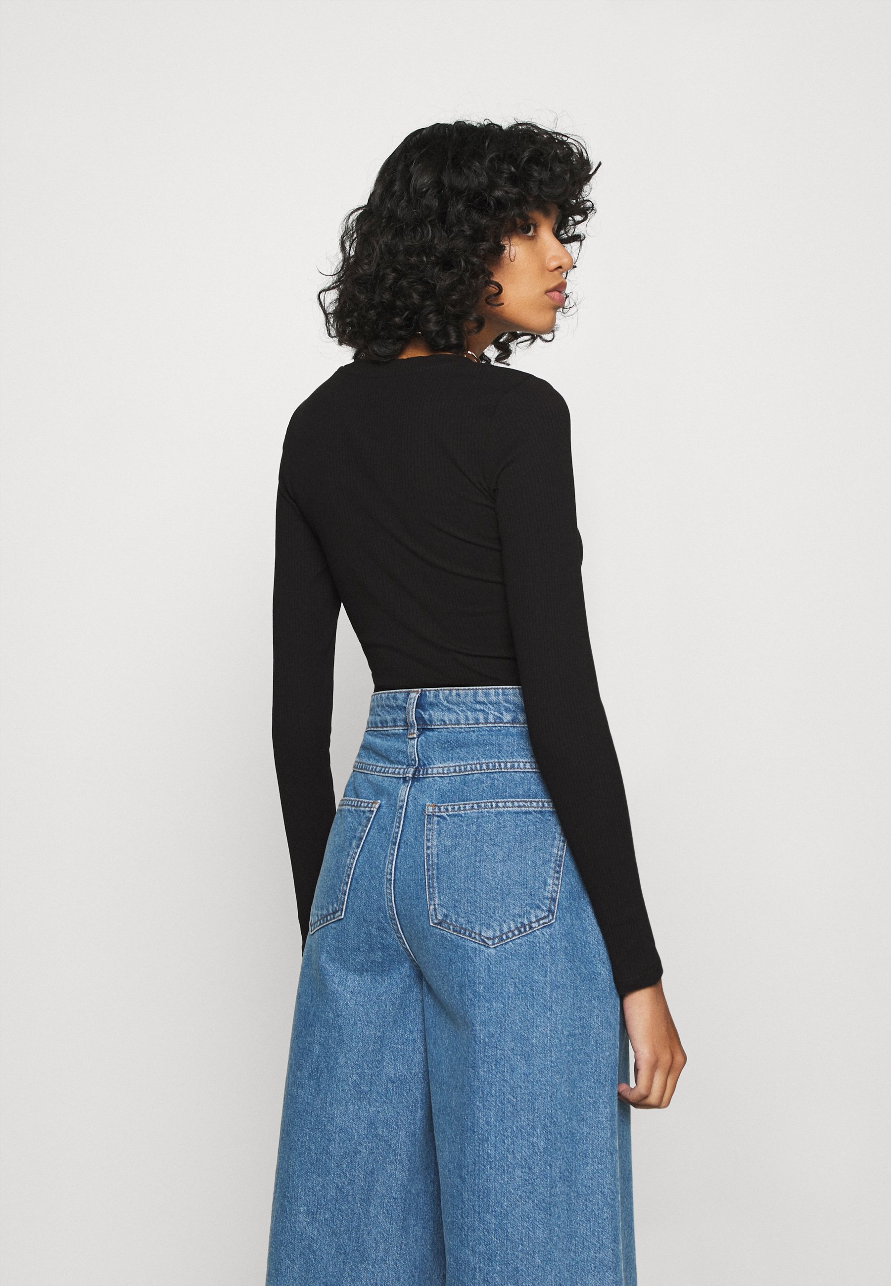 Women Long sleeved top Women Long sleeved top