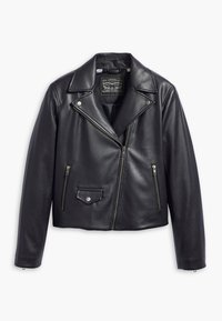 Czarna skórzana kurtka motocyklowa z asymetrycznym suwakiem z przodu, dwoma kieszeniami bocznymi na suwak oraz kieszenią z klapką zapinaną na zatrzask, prezentowana na białym tle.