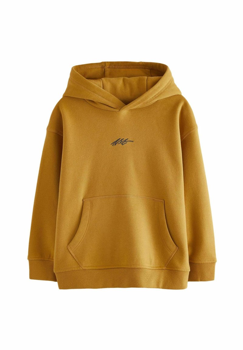 Sweat à capuche jaune moutarde en tissu doux ; comporte une poche kangourou à l'avant et un logo noir sur la poitrine.