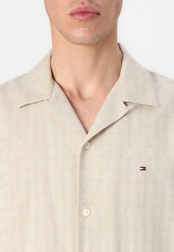 DOBBY SHIRT - Shirt - ivory silk4