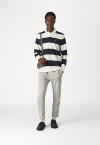 DRYKORN CHASY - Chino - ecru