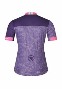 Maillot de cyclisme violet avec des motifs floraux, à manches courtes et détails roses. Il présente un col et un logo dans le bas du dos. Tissu texturé.