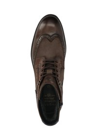 Braune Leder- und Wildleder-Herren-Brogue-Stiefel mit Schnürung, dekorativen Perforationen, seitlichem Reißverschluss und gepolsterem Innenfutter.