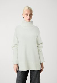 Gina Tricot ROLL NECK - Strikkegenser - gardenia