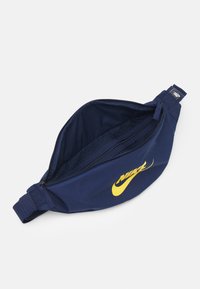 Nike Sportswear HERITAGE WAISTPACK UNISEX - Bolsa de cintura - midnight navy