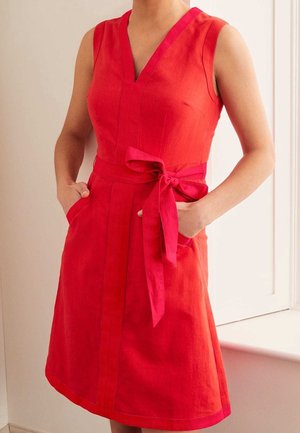 Day dress - red