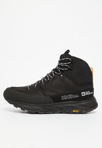 Schwarze Wanderstiefel mit Obermaterial aus Mesh und Wildleder, reflektierenden Schnürsenkeln, gepolstertem Zwischensohlen und Vibram-Außensohle für Traktion und Langlebigkeit.