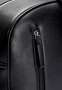 Pier One Weekendtasker - black