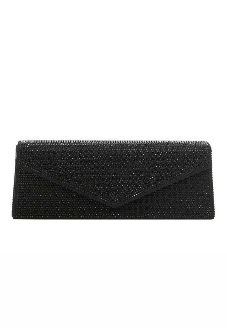 Pochette rectangulaire noire couverte de petits strass avec une fermeture à rabat triangulaire sur fond blanc.