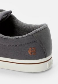 Etnies JAMESON 2 ECO - Sapatilhas - gravel